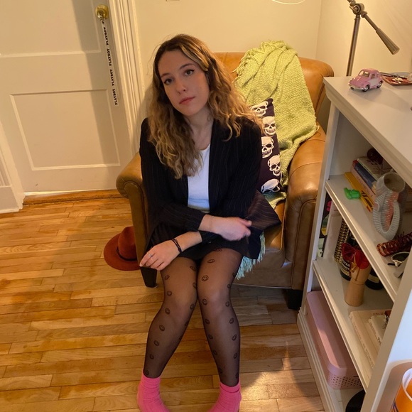 Meet your Posher, Hannah - Picture 3 of 5